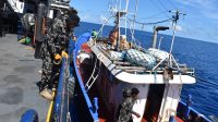 KP Orca 04 melakukan penangkapan kapal ikan ilegal.(ist)